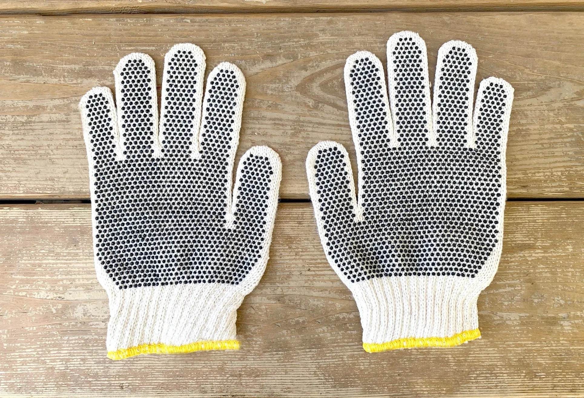 Radish Gardening Gloves